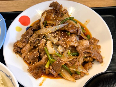 【松屋】牛焼肉ピリ辛炒めW定食 2025年4月版【肉の日】