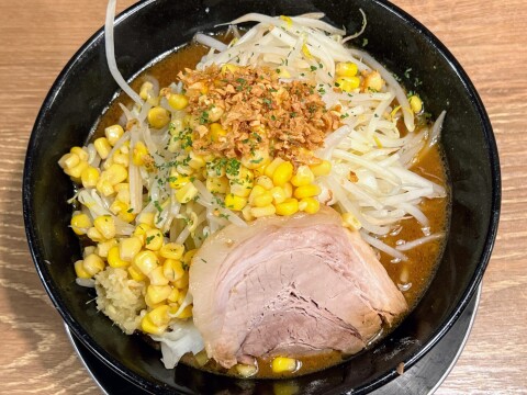 【ジャンクガレッジ】 ガリバタコーン味噌ラーメン（2024年10月版）【期間限定】