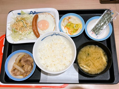 【松屋】定番中の定番「ソーセージエッグ定食」【朝メニュー】