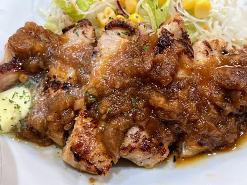 【松屋】「国産雪国育ち厚切りトンテキ定食 シャリアピンソース」(2025年7月)【過去の限定メニュー】