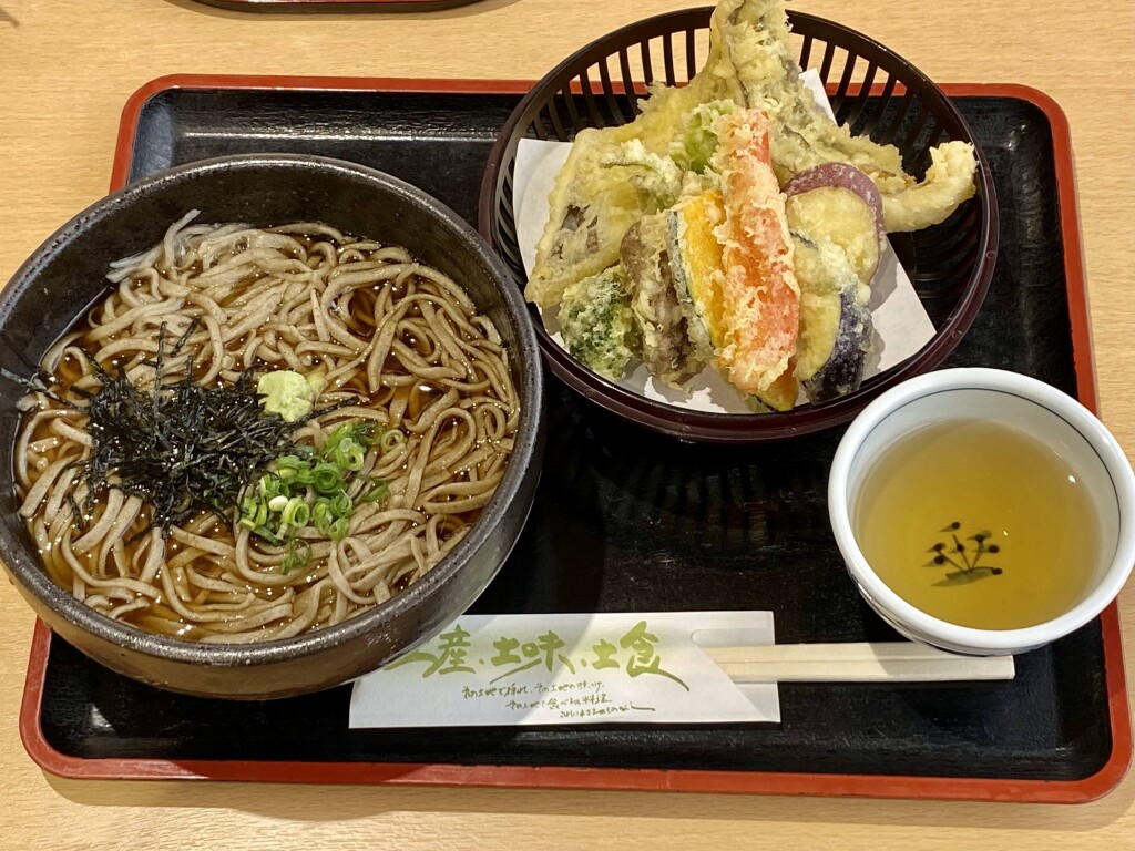 【国民宿舎さんべ荘】将棋の藤井聡太先生も召し上がったという「穴子天そば」 ※2022年3月撮影（島根県大田市）【将棋メシ】