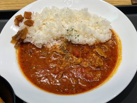 【松のや】「たっぷりトマトのハヤシライス」（2025年8月）【期間限定】
