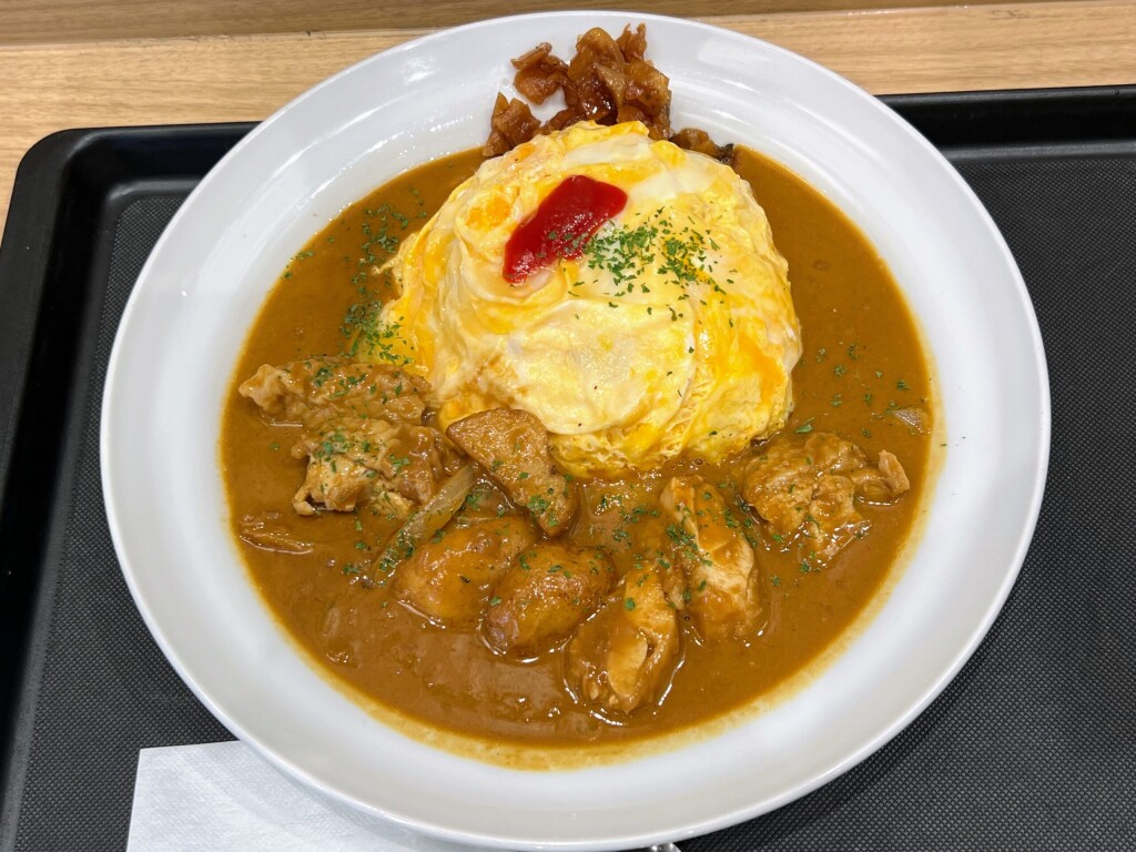 【松屋・マイカリー食堂 併設店】タイ発祥のカレーのアレンジ「オムレツマッサマンカレー」（2025年3月撮影）【過去の限定メニュー】