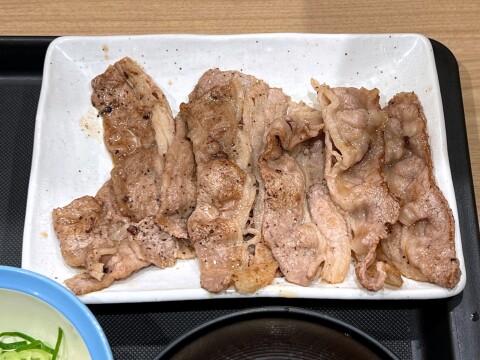 【松屋】牛肉が変わったとしても色褪せない定番の味わい。「牛焼肉定食」（2026年2月）【期間限定】