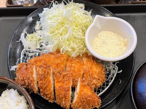 【松のや】「チキンかつ」シリーズと入れ替わりで登場しがちな「ささみかつ定食」（2024年2月撮影）【準レギュラー】