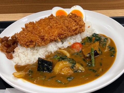 【マイカリー食堂併設店】「彩り野菜の手仕込みロースかつカレー」(2023年6月)【過去の定番メニュー】