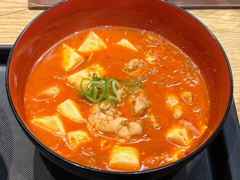 【松のや】昨冬の松屋のメニューが今冬は松のやで！「鶏豆腐キムチチゲ」（2026年2月）【期間限定】