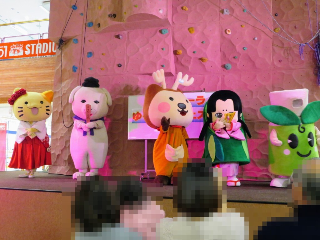 【ゆるキャラ】「年忘れ ミ・ナーラゆるキャラフェス」の様子（2019年12月7日）【奈良県奈良市/奈良犬ならっしー/みっけちゃん/他3名】