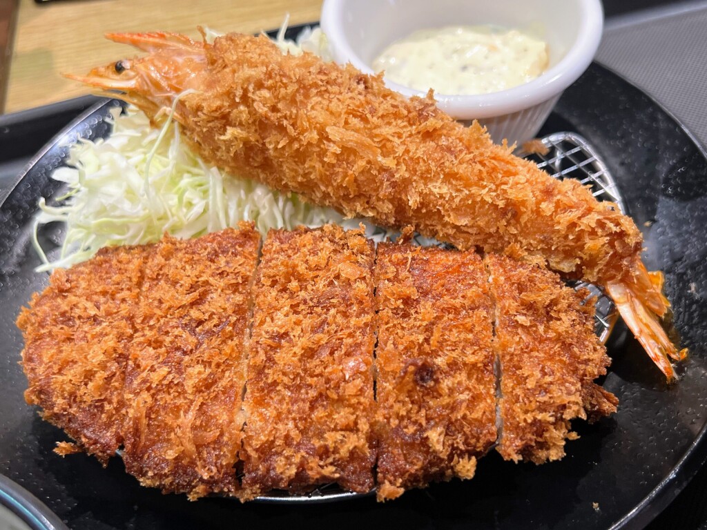 【松のや】普通の海老フライよりもはるかに大きな「有頭大海老フライ」（2024年1月）【期間限定】