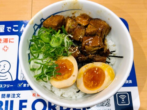 【松屋】豚の角煮を乗せた台湾飯「魯肉飯」（2023年10月）【過去の限定メニュー】