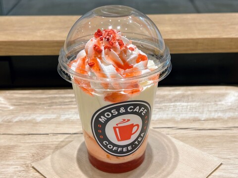 【モスバーガー＆カフェ】「デザートシェイク いちご ～とちあいかソース使用～」（2026年3月撮影）【期間限定】