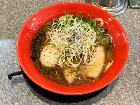 【ご当地ラーメン】岡山駅前のラーメン店「隠岐の島ラーメン」：飛魚醤油ラーメン（2022年10月）【岡山県岡山市】