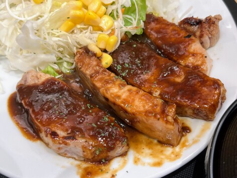 【松屋】濃厚なソースと食べやすい豚肉。「トンテキ定食（豚ロース版）」（2026年4月）【期間限定】