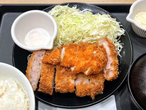 【松のや】「“大麦豚”厚切りリブロースかつ＆ささみかつ１本定食」（2026年4月）【期間限定】