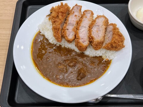 【松のや】「創業ビーフ超厚切りリブロースかつカレー」(2026年7月撮影)【期間限定】