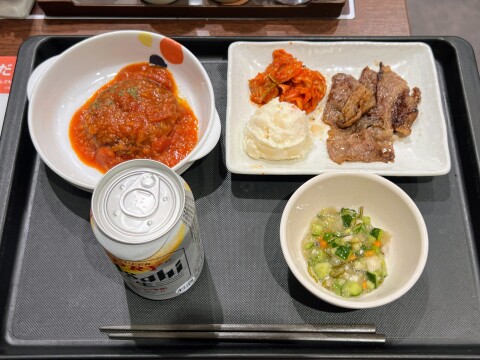 【松屋】「松屋のおとなプレート生ジョッキ缶付き（うまトマハンバーグ）」単品やたら追加（2026年7月）【店舗限定】